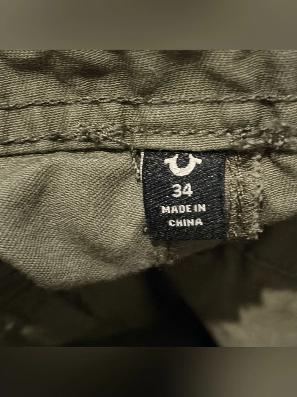 True Religion Men's Cargo Relaxed Fit Green Shorts Size 34 Fits 32x12 **READ